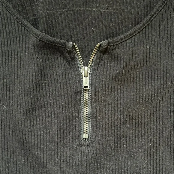 American Eagle Outfitters Black Zip-Up Crop Top - Picture 3 of 3